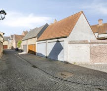 Hedendaags huis met 3 slaapkamers & garage in hartje Damme