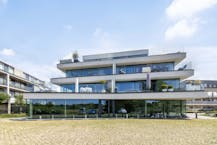 Luxueus kantoor te huur op de Autobaan te Loppem.