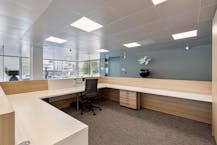 Luxueus kantoor te huur op de Autobaan te Loppem.