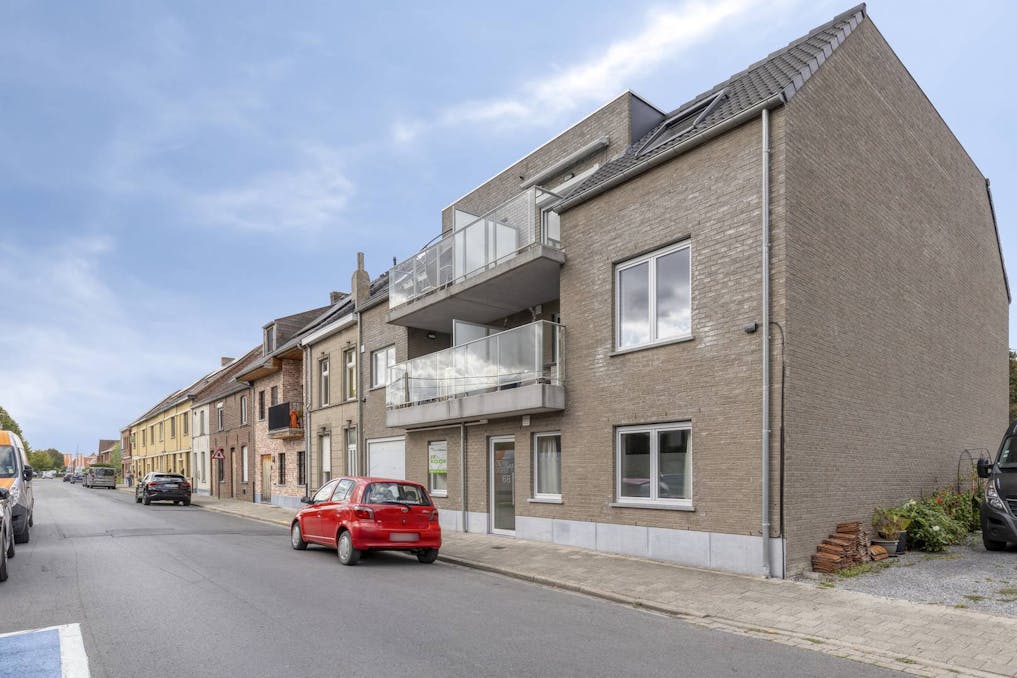 Instapklaar gelijkvloers appartement met 2 slaapkamers  te Roeselare.