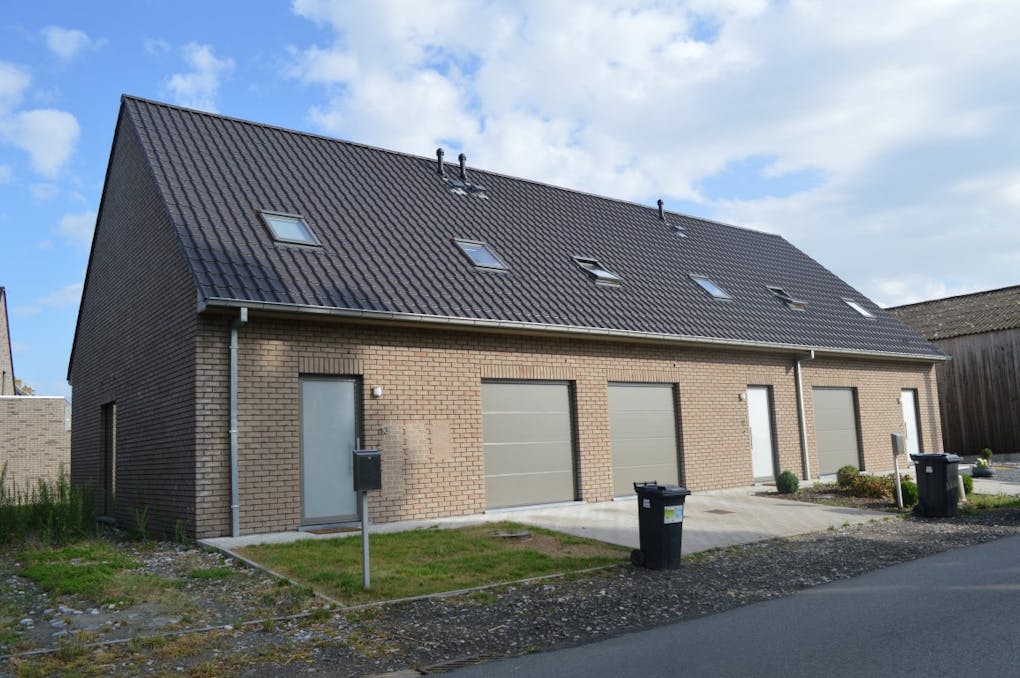 Nieuwbouwwoning met 3 kamers, garage en tuintje te huur in Vleteren!