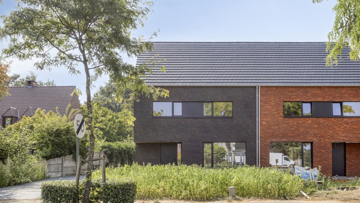 Halfopen-nieuwbouwwoning te koop nabij centrum Lichtaart