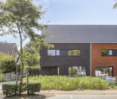 Halfopen-nieuwbouwwoning te koop nabij centrum Lichtaart