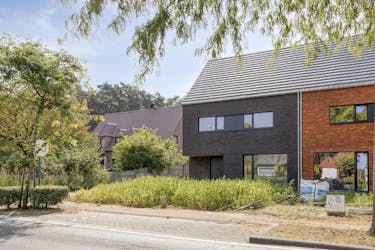 Halfopen-nieuwbouwwoning te koop nabij centrum Lichtaart