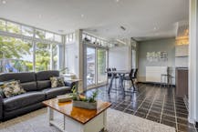 Riante woning te koop met veel potentieel voor diverse invullingen