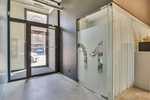 Kantoor (525m²) met triplex (176m²) te koop centrum Tervuren.