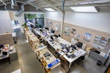 Kantoor (525m²) met triplex (176m²) te koop centrum Tervuren.