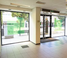 handelspand/kantoor in het winkelcentrum van Geel te huur