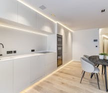 Luxueus afgewerkt 2 slaapkamer appartement te koop in Heist