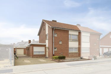 Halfopen huis met 4 kamers te koop in Desselgem