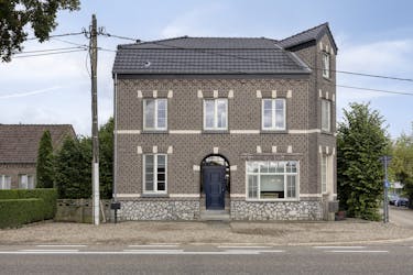 Ruime, charmante woning met loft te koop in Maaseik