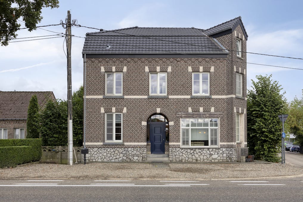 Ruime, charmante woning met loft te koop in Maaseik