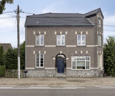 Ruime, charmante woning met loft te koop in Maaseik