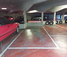 Staanplaats in afgesloten complex te huur te centrum Oostende.