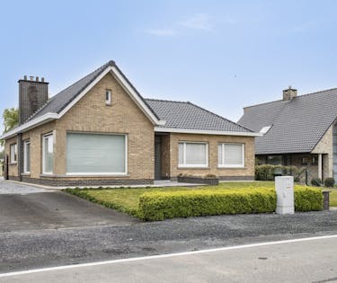 Te renoveren alleenstaand huis te koop op 1062 m² in Rumbeke