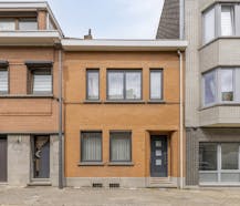 Maison prête à emménager avec trois chambres et jardin près du centre de Strombeek-Bever