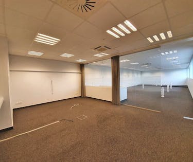Instapklare kantoorruimte (218 m²) te huur
