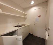 Instapklare kantoorruimte (218 m²) te huur