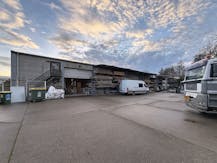 Magazijn (226 m²) met optionele buitenruimte te huur Evergem