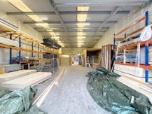 Magazijn (226 m²) met optionele buitenruimte te huur Evergem