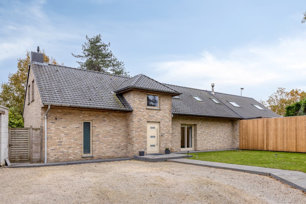 Gerenoveerd huis met 4 kamers te koop in Waregem