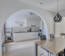 Lichtrijk en ruim gerenoveerd appartement nabij Gent-centrum