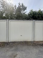 Opbrengsteigendom: garageboxen te koop in Sint-Eloois-Vijve