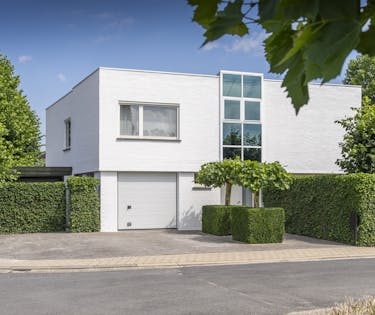 Instapklare, rustig gelegen villa met 4 slaapkamers in Wevelgem!