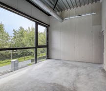 Nieuwbouwmagazijn van ca. 72 m² met kantoor in Wevelgem