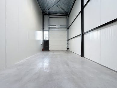 Magazijn met bureel te huur Wevelgem