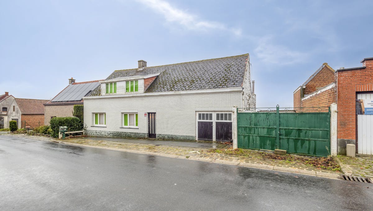 Woning met veel potentieel en ruime tuin in Brakel