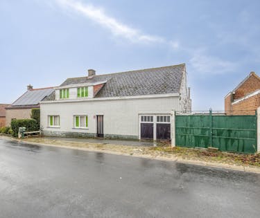 Woning met veel potentieel en ruime tuin in Brakel