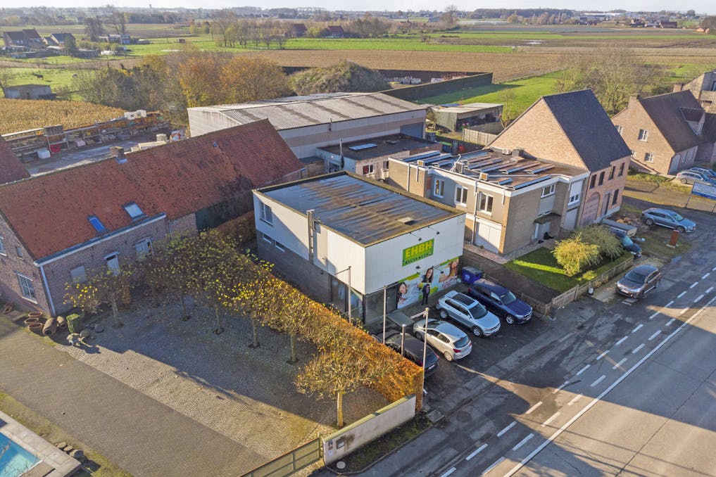 Handelspand te koop van ca. 260m² in Oostnieuwkerke