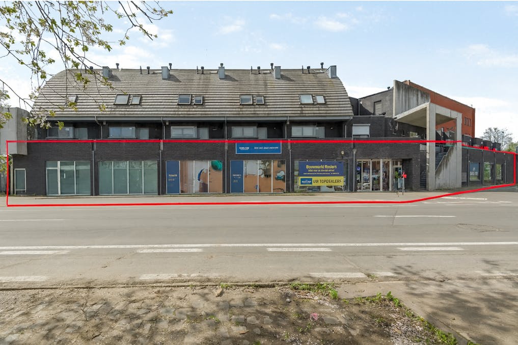 Handelspand van 1.830 m² te huur op topligging in Puurs-Sint-Amands