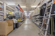 Handelspand van 1.830 m² te huur op topligging in Puurs-Sint-Amands