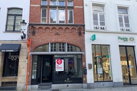 Commercial property with residence rented Bruges (Brugge)