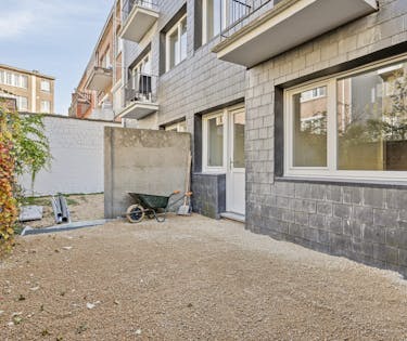 Gerenoveerd gelijkvloers appartement met twee slaapkamers