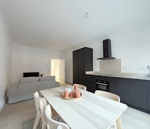 Gerenoveerd gelijkvloers appartement met twee slaapkamers