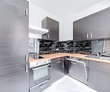 Gerenoveerd studio van ±40m² op de 2de verdieping