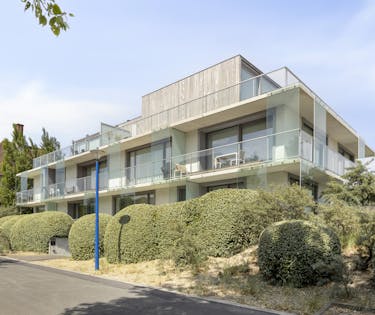 Modern appartement van Rietveld op enkele passen van zee!