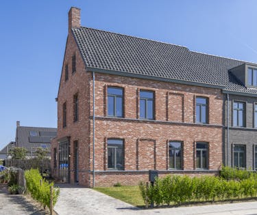 Lichtrijke gezinswoning met 4 slaapkamers te koop in Harelbeke!