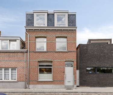 Instapklaar huis met 4 slaapkamers en 2 badkamers in Wilrijk