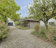 Vrijstaand huis met bijgebouw te Moerkerke (Damme)