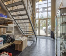 Industriehal (bijna 7000 m²) met kantoren, werkplaatsen en riant magazijn te koop in Bree