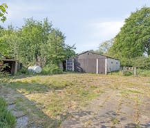 Te renoveren hoeve op bijna 6000 m² nabij het centrum van Aalter