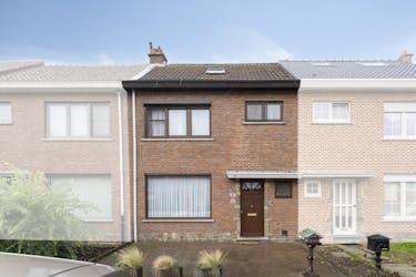 Ruime rijwoning met garage te Willebroek