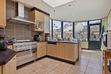 Gezellig huis met groot magazijn te koop in Mechelen