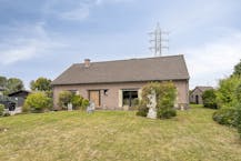 Gelijkvloers huis op ruim perceel te koop in Waregem