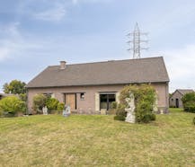 Gelijkvloers huis op ruim perceel te koop in Waregem