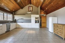 Ruime woning met 5 slaapkamers, tuin en garage te Lo-Reninge.